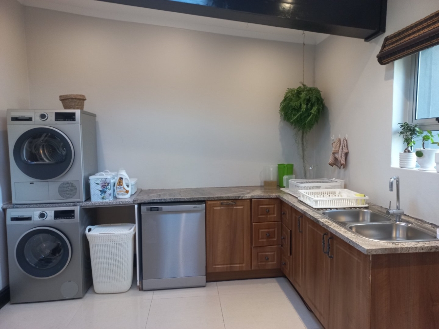 4 Bedroom Property for Sale in Hoekwil Western Cape
